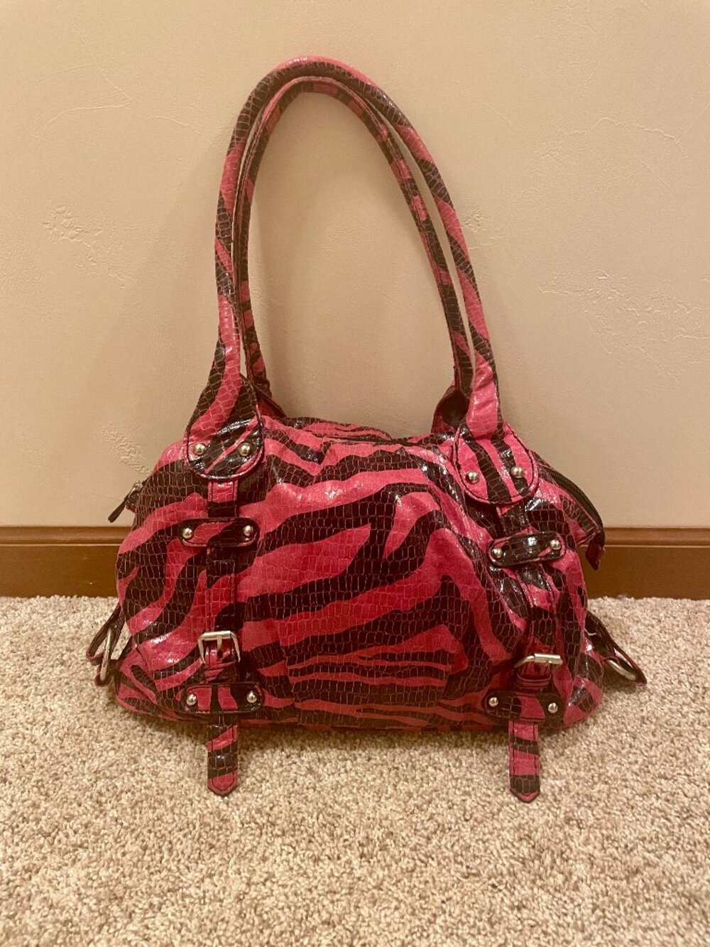 BRAND NEW Hot Pink Zebra Print Purse with black lining and zipper closure